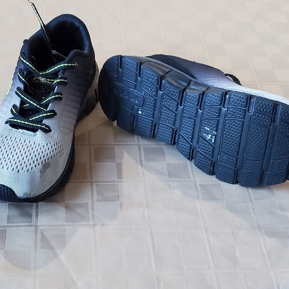 Boy's shoes size 3 - Picture 4 of 5